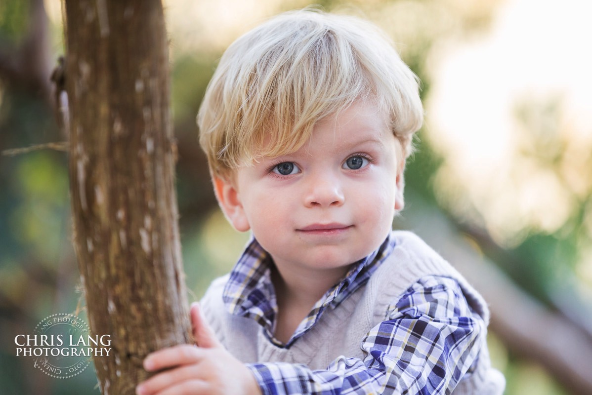 little boy - playing in tree - Bald Head Island Photographers - BHI Photography - Kids Portraits -  Pictures on Bald Head Island - BHI Photo Services - Chris Lang Photography 