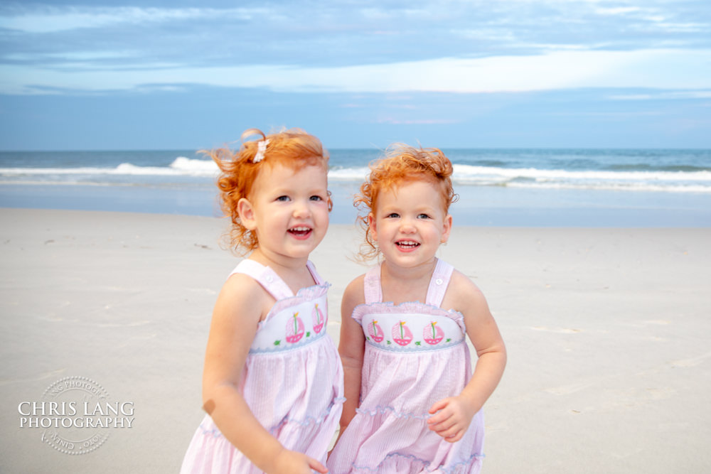 Image of little sisters on the beach at Figure 8 Island - Figure Eight Island Photography - Photographers - Figure 8 Island  - Photography Services - Chris Lang Photography - 