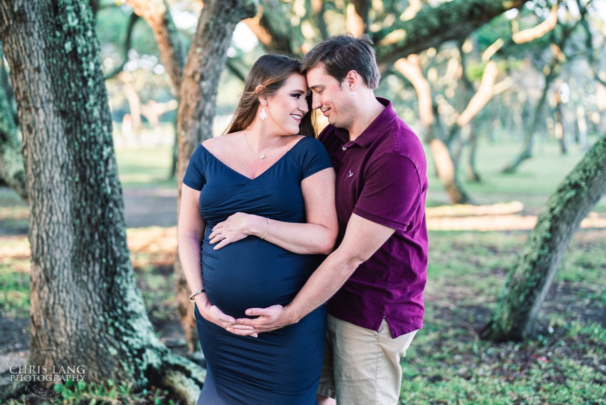 couple maternity photo - oak trees -  Ft Fisher   -   maternity - wilmington nc maternity photographers - chris lang photography -  pregnancy photos -  maternity photo ideas