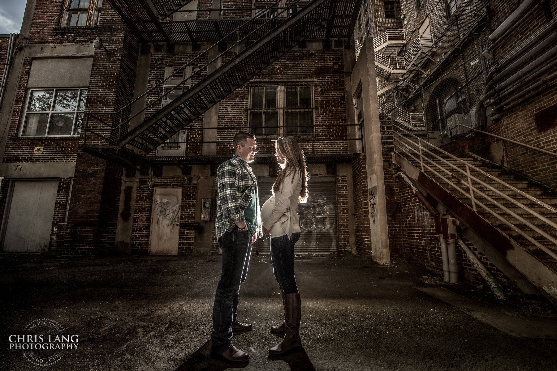 Maternity session in Downtown Wilmington NC - Couple maternity photo -  urban photo session - baby bump photo -  Wilmington NC maternity photographers - Chris Lang Photography -  pregnancy photos -  maternity photo ideas - 