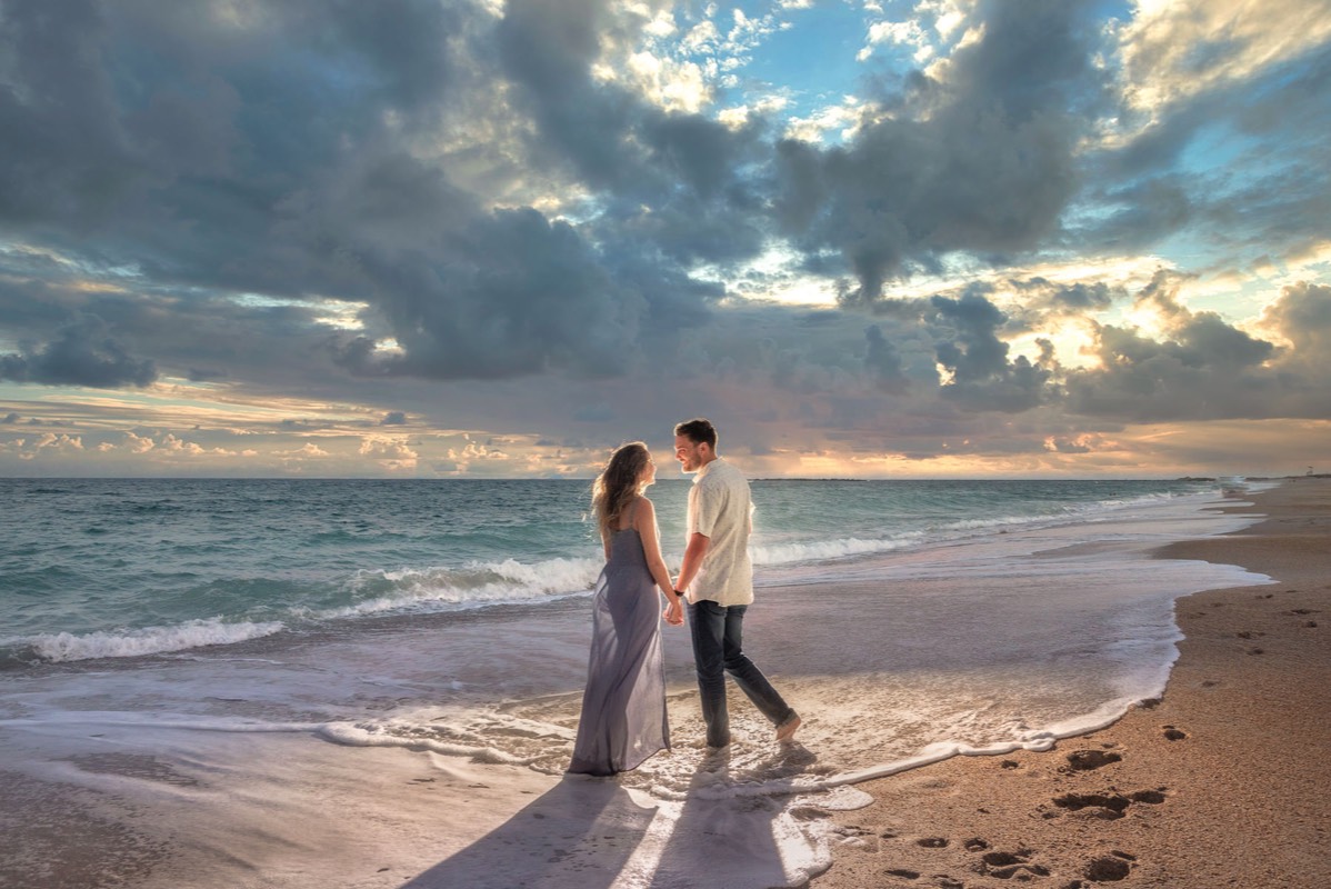 - Engagement Photography -  Engagement Photographers - Wilmingrton - NC - Chfris Lang Photography - Engageent photography ideas 
